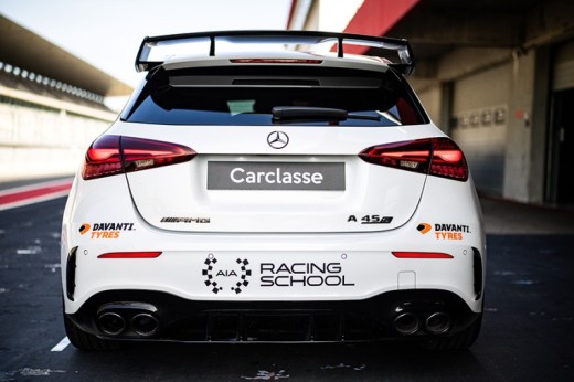 Conduzir um Mercedes AMG CLA45 3 voltas + 1 volta em co-piloto