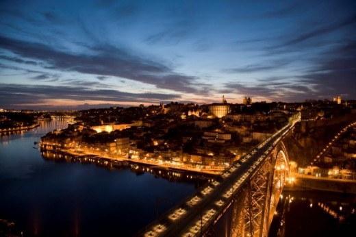 Jantar a Bordo de Barco Rabelo no Rio Douro para Grupos (50 pax min.)