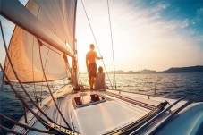Paseo Romantico en Velero Privado en Barcelona (1h) - 2 personas