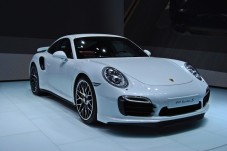Giro come pilota su Porsche 911 & soggiorno 1 notte