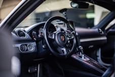 Conduzir um Porsche Cayman 718 S (PDK) - 1 volta + 1 volta em co-piloto