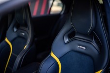 Conduzir um Mercedes AMG CLA45 3 voltas + 1 volta em co-piloto