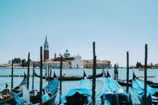 Centuries of Venetians velvet traditional tour