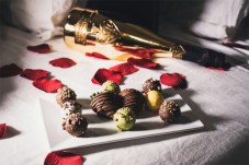 Massagem de Relaxamento c/ Espumante e Bombons p/2