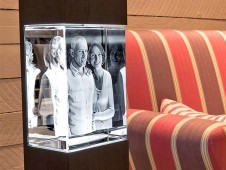 Adoquín de cristal 3D 200x150x100mm - 1 a 10 personas + columna de luz
