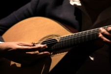 Espetáculo de Fado Tradicional no Porto