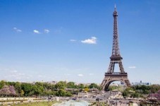 Walking tour through the ancient Paris