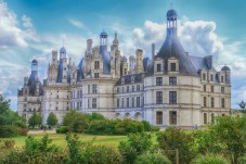 Visit of Clos Lucé, Chambord and Chenonceau with wine-tasting