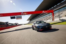 Conduzir um Mercedes AMG GT 63 2 voltas + 1 volta em co-piloto
