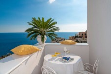 2 Notti in Camera Deluxe con Balcone e Vista Mare