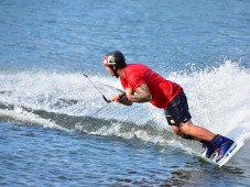 Lezione di Wakeboard - 15 min & soggiorno 2 notti