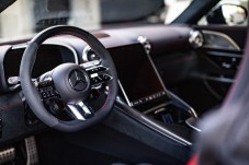 Conduzir um Mercedes AMG GT 63 2 voltas + 1 volta em co-piloto