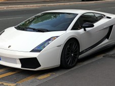 Giro da pilota su una Lamborghini Gallardo & soggiorno 2 notti