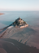 Day trip to Mont Saint-Michel with lunch and hotel pick-up