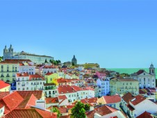 2 noches en hotel de 4 * con desayunos +1 cena romántica , Spa y Visita guiada por Lisboa para 2 personas