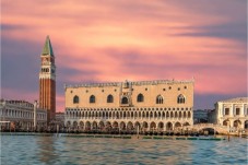 Guided Tour with Gondola Ride at Saint Mark's Basilica and Doge's Palace